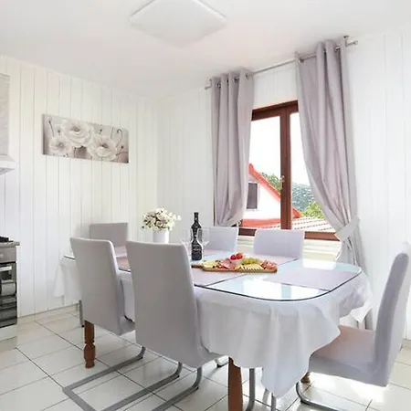 Villa Mons Aureus *