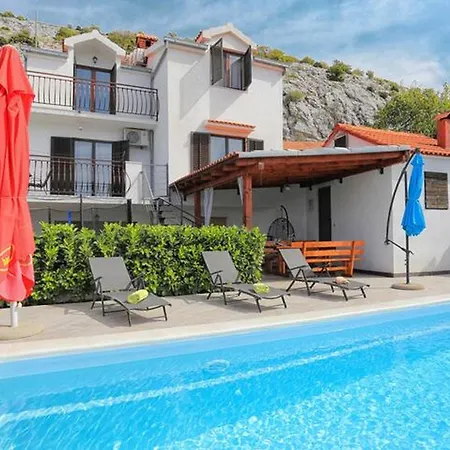 Villa Mons Aureus *