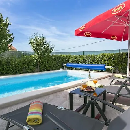 Mons Aureus Villa *