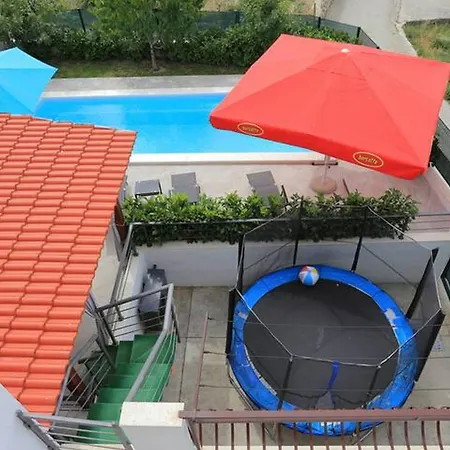 Villa Mons Aureus *