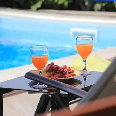 Villa Mons Aureus *