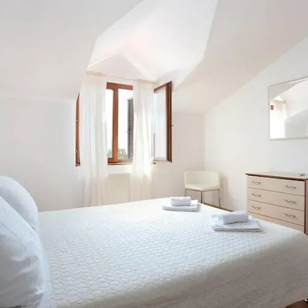 Mons Aureus Villa *